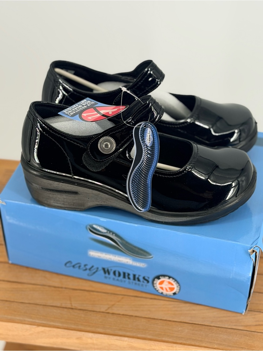 New EASY STREET WORKS BLACK PATENT LETSEE SIZE 9.5 WW - Picture 2 of 5